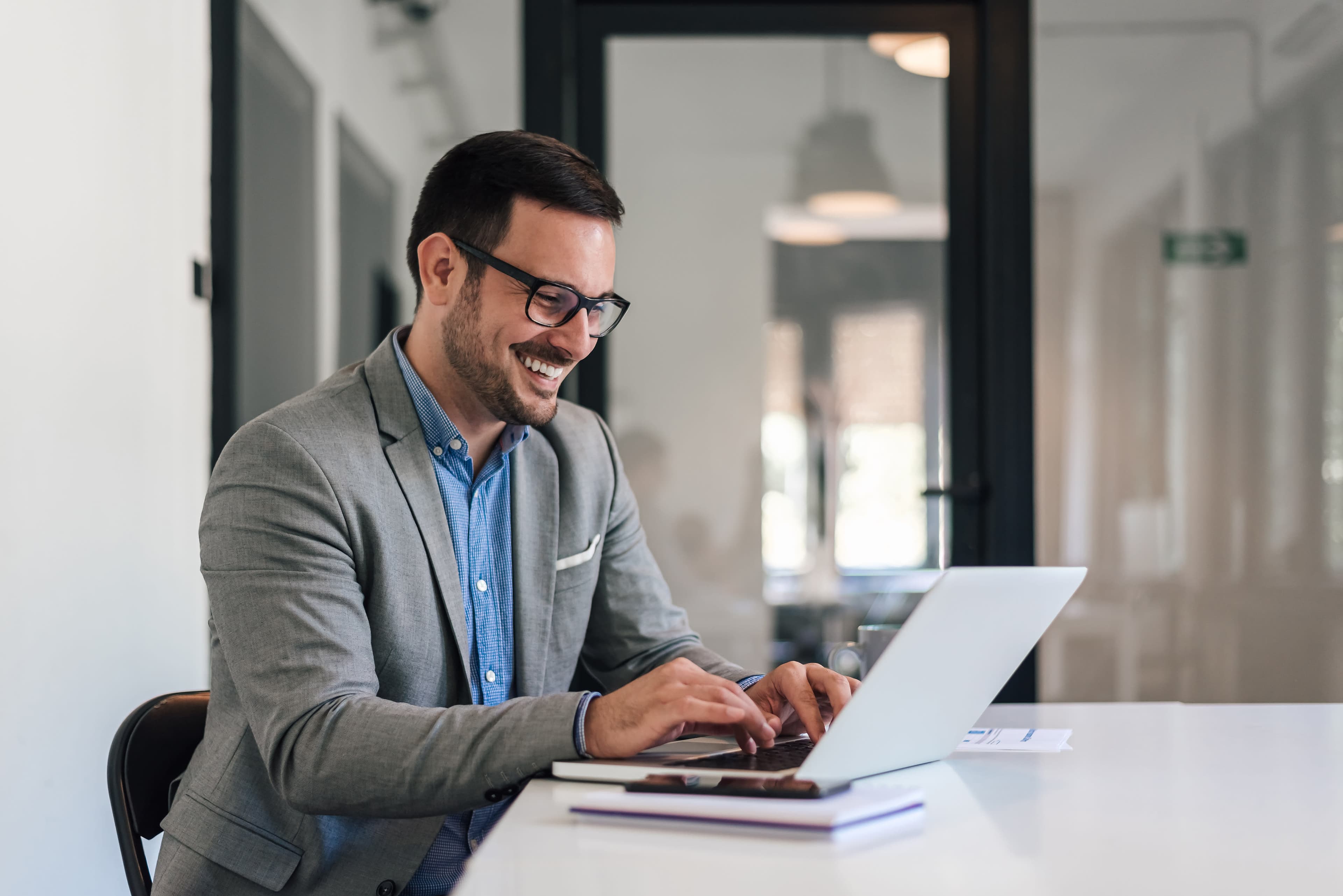The Solopreneur’s Guide to Capital: Unlocking Non-Repayable Funding in 2026